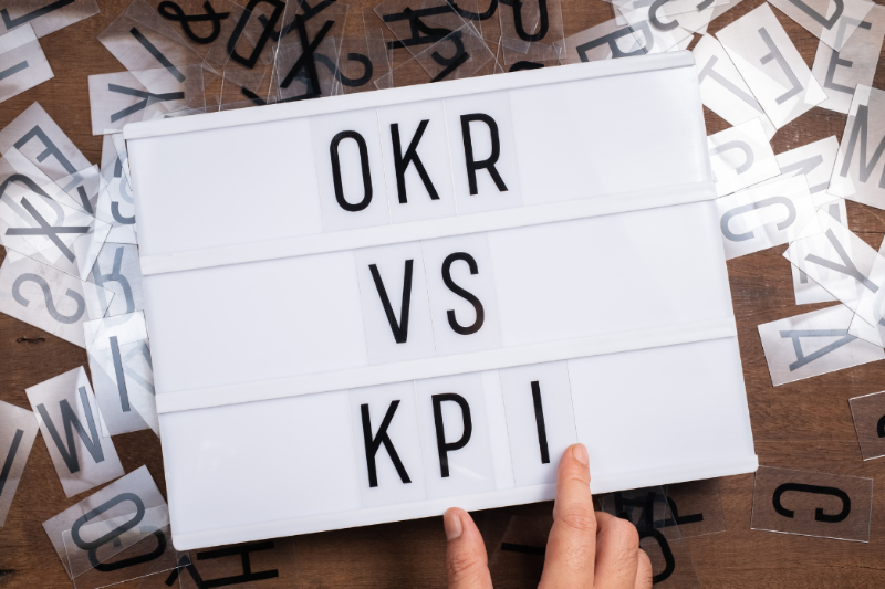 KPI atau OKR: Mana yang Lebih Cocok untuk Perusahaan Anda?
