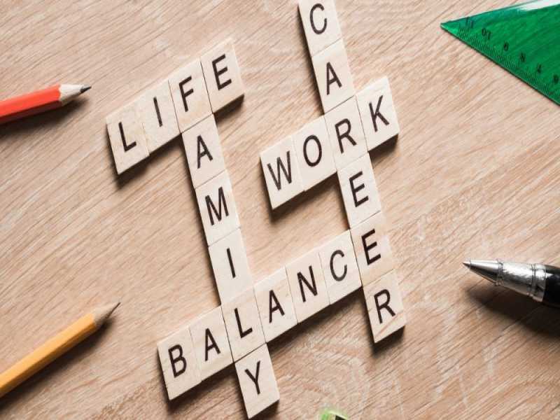 Navigasi Hidup Abad 21: Menggoyang Work-Life Blend atau Mengayuh Work-Life Balance?