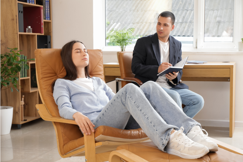 Pikiran Sulit Tenang? Hypnotherapy Bisa Jadi Solusi Alami dan Cepat
