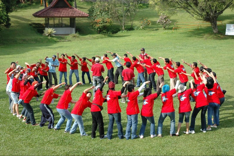 Menghadapi Tantangan Tim dengan Outbound yang Menyenangkan dan Penuh Pelajaran!