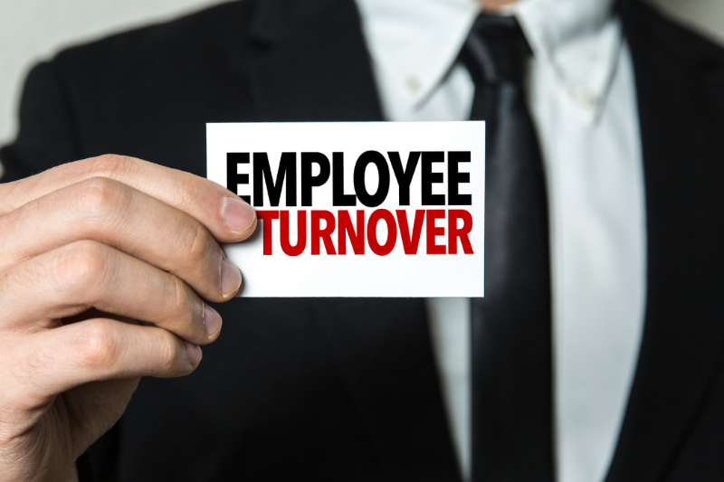 Ingin Perusahaan Anda Penuh dengan Karyawan Setia? Pelajari Bagaimana Pengembangan SDM yang Tepat Bisa Mengurangi Turnover dan Meningkatkan Loyalitas!