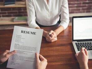 Tips & Trik Dilirik HRD dan Lolos Interview